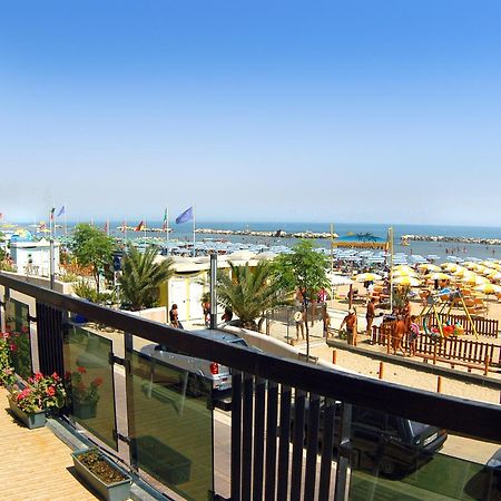Hotel Continental Bellaria-Igea Marina Extérieur photo
