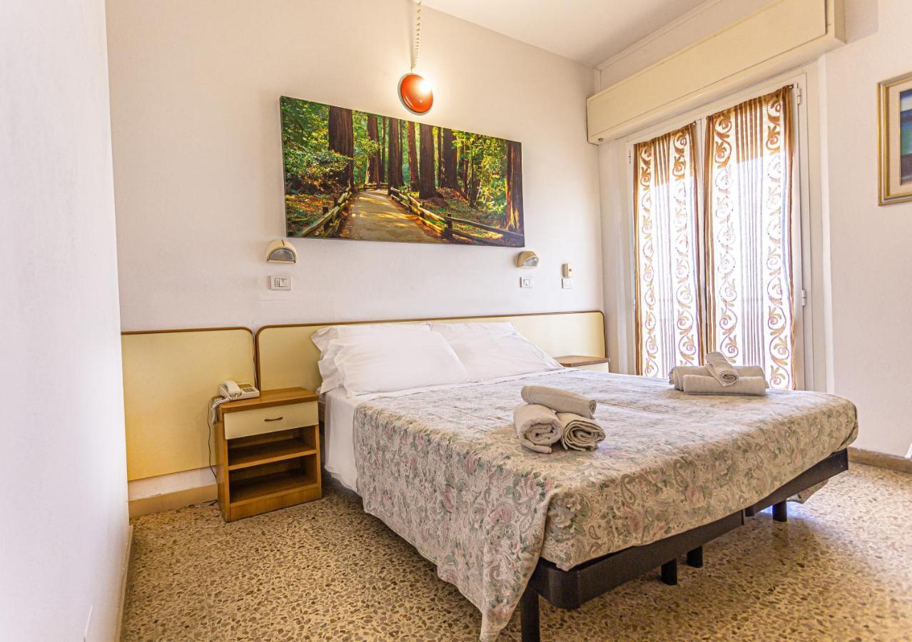 Hotel Continental Bellaria-Igea Marina Extérieur photo