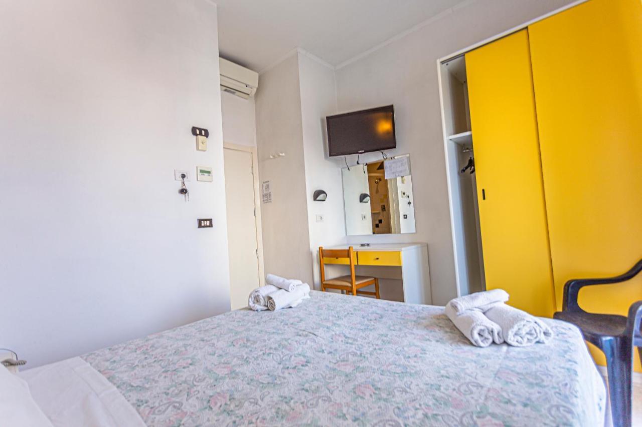 Hotel Continental Bellaria-Igea Marina Extérieur photo