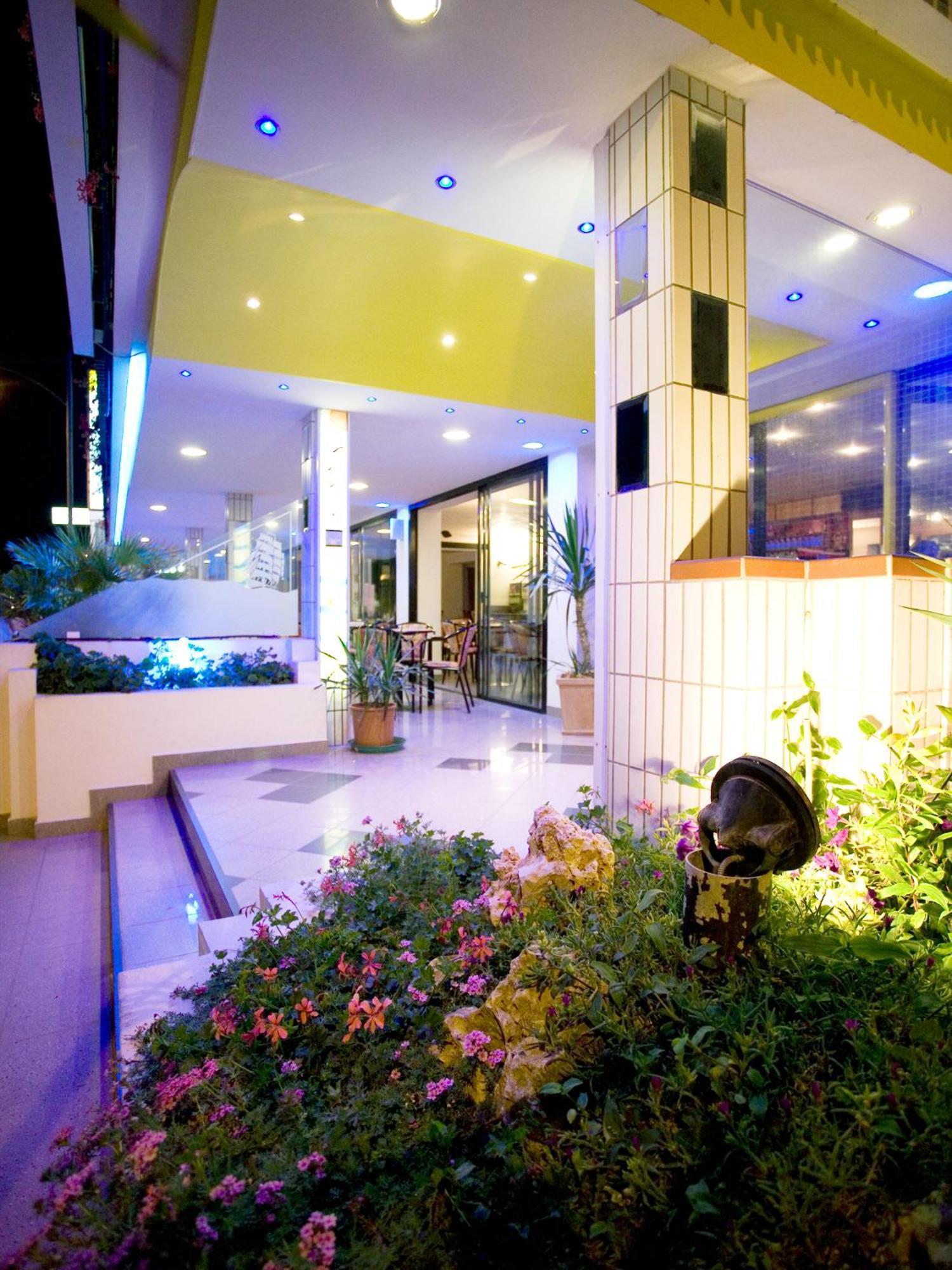 Hotel Continental Bellaria-Igea Marina Extérieur photo